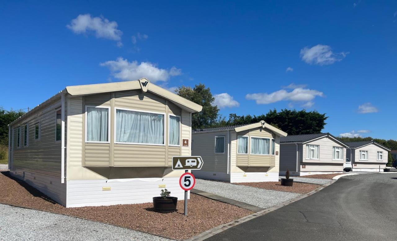 3 Bedroom Self-Catering Holiday Home Stepps Bagian luar foto